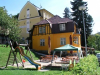 Jansk� L�zn�  Ubytovan� U kolon�dy **